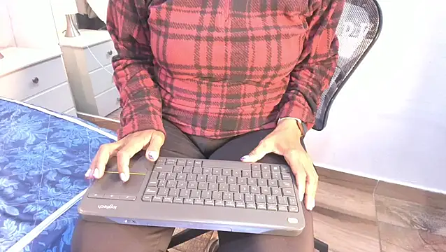 raquell moore online show from February 25, 2026, 12:04 pm