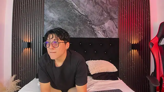 vanilla hot online show from February 9, 2025, 7:30 pm