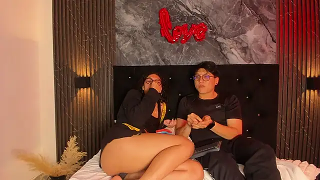 vanilla hot online show from February 16, 2025, 10:21 pm