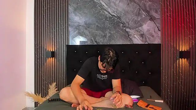 vanilla hot online show from February 23, 2025, 10:20 pm