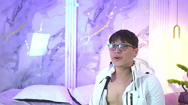 vanilla hot online show from November 6, 2025, 1:45 pm