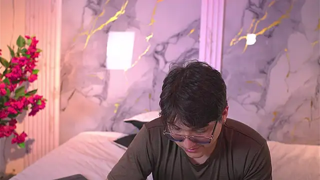 vanilla hot online show from November 28, 2025, 7:38 pm