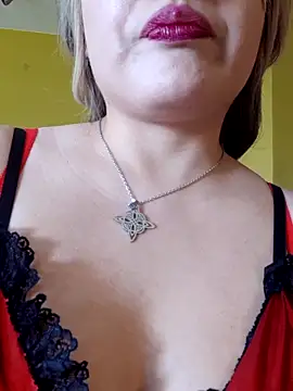 Snapshot of monicavictoria1301 chatting on October 31, 2025, 8:43 pm monicavictoria1301 online show from October 31, 2025, 8:43 pm