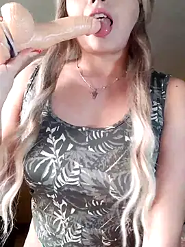 Snapshot of monicavictoria1301 chatting on November 16, 2025, 10:15 pm monicavictoria1301 online show from November 16, 2025, 10:15 pm