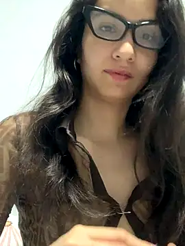 Bella still online show from September 26, 2025, 12:53 pm