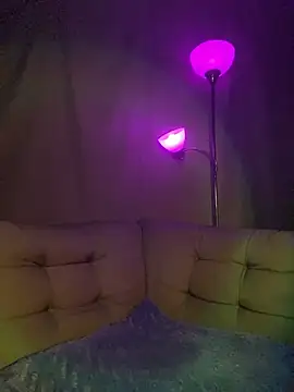 xoxoHotCoCo online show from April 28, 2026, 2:49 am