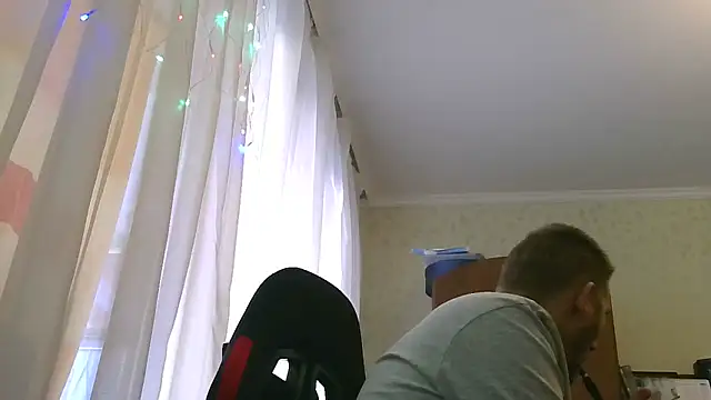 HunterOnBoobs online show from February 24, 2025, 12:59 pm