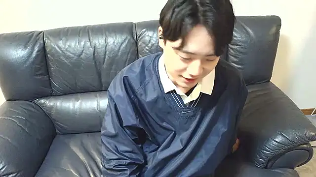 nunnun00 online show from April 29, 2026, 11:47 am