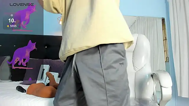 Cum hunters online show from December 19, 2025, 7:10 pm