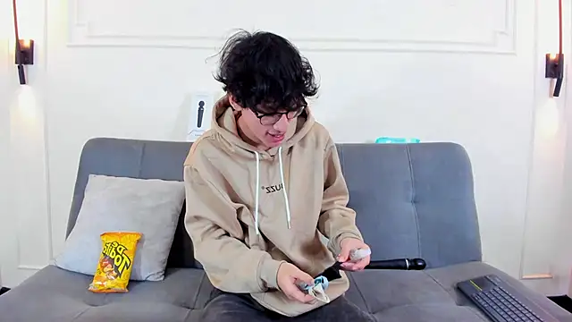 Snapshot of Cum_hunters chatting on February 1, 2026, 3:16 am Cum hunters online show from February 1, 2026, 3:16 am