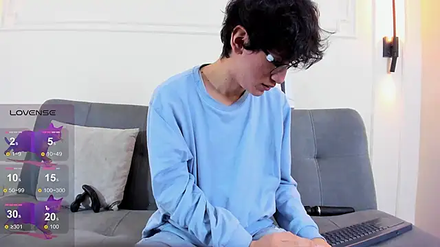 Snapshot of Cum_hunters chatting on February 4, 2026, 3:12 am Cum hunters online show from February 4, 2026, 3:12 am