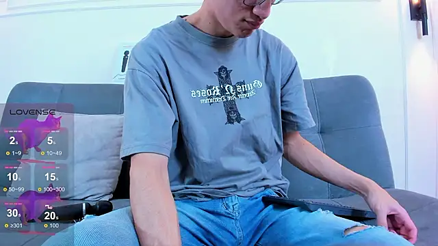 Snapshot of Cum_hunters chatting on February 13, 2026, 3:24 am Cum hunters online show from February 13, 2026, 3:24 am