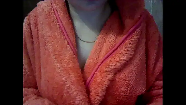 Snapshot of Allie_Janet chatting on October 14, 2025, 2:45 am Allie Janet online show from October 14, 2025, 2:45 am