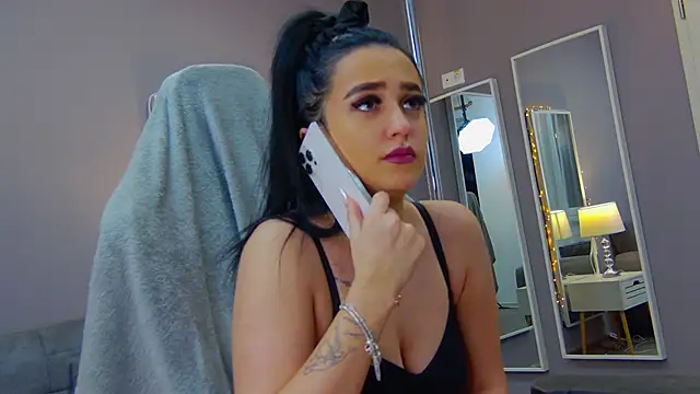 Eva Lovvia  online show from February 6, 2025, 10:10 pm