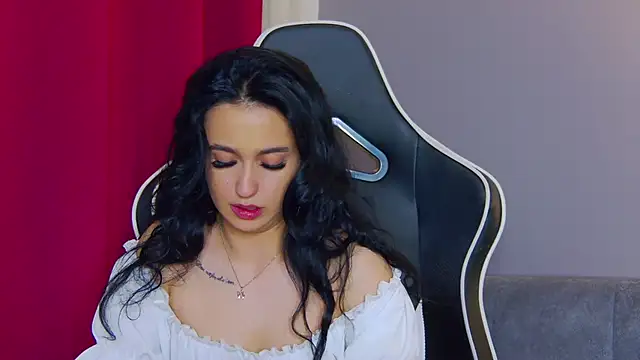 Eva Lovvia  online show from February 11, 2025, 10:39 pm