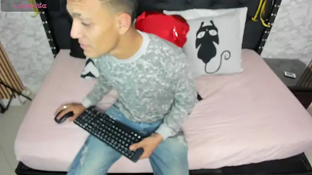 stefany pablo1 online show from February 15, 2025, 12:22 pm