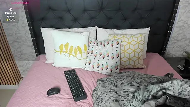 stefany pablo1 online show from March 12, 2025, 1:30 pm