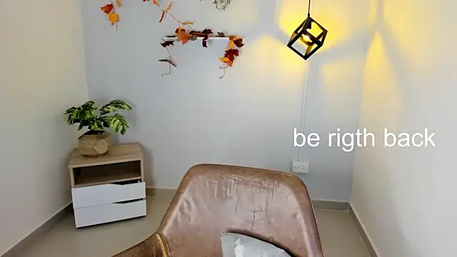 Juliane su online show from January 27, 2025, 11:33 pm