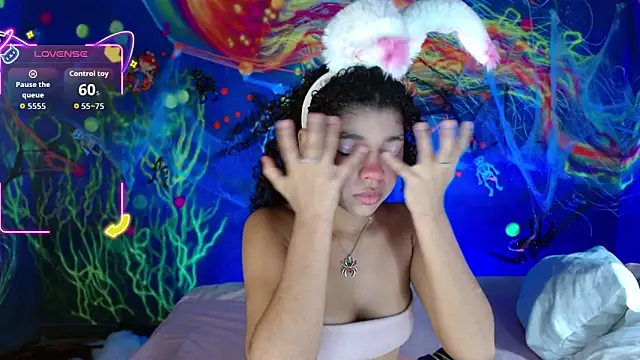 lucie petite online show from October 15, 2025, 6:19 pm