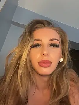 Snapshot of SexySofia_69 chatting on July 3, 2026, 11:05 am SexySofia 69 online show from July 3, 2026, 11:05 am