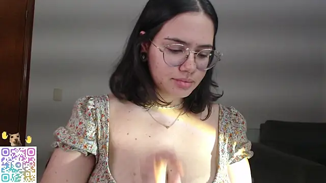 crystalll room online show from June 28, 2026, 2:06 am