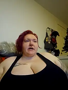 CorgiGodez98 online show from December 14, 2025, 1:11 am