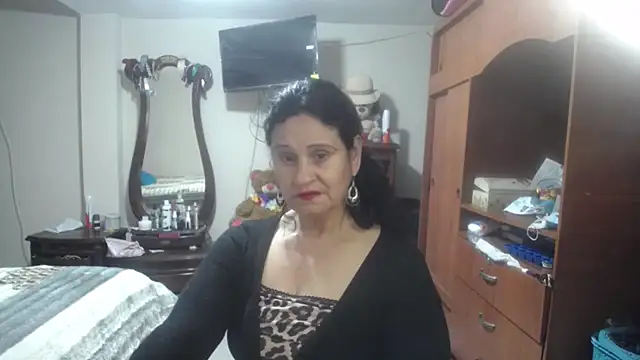 jazmin mature  online show from March 4, 2026, 6:25 pm