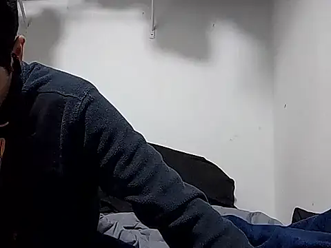 PerroDemonioHot online show from January 15, 2026, 1:43 am