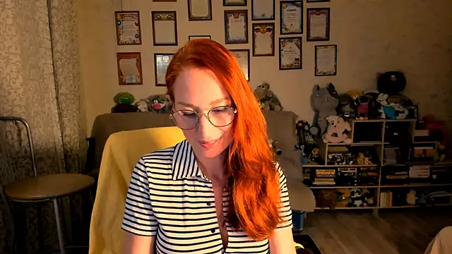 Snapshot of red_rocco chatting on October 16, 2025, 4:19 pm red rocco online show from October 16, 2025, 4:19 pm