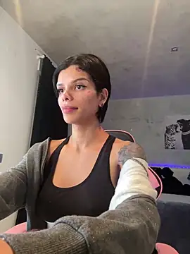 Rosariolovex online show from February 21, 2025, 11:44 am