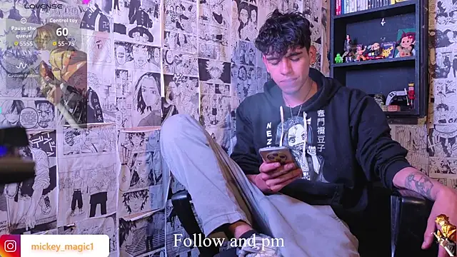 Snapshot of Mickey_Magic chatting on February 8, 2026, 9:29 pm Mickey Magic online show from February 8, 2026, 9:29 pm