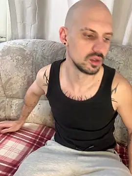 Snapshot of AssHunter4k chatting on February 21, 2025, 8:18 am AssHunter4k online show from February 21, 2025, 8:18 am