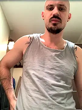 AssHunter4k online show from November 7, 2025, 9:42 am