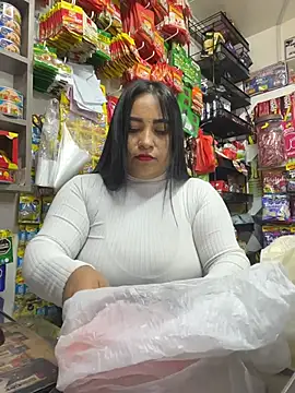 Snapshot of Miia_Jazmin chatting on November 14, 2025, 9:13 pm Miia Jazmin online show from November 14, 2025, 9:13 pm