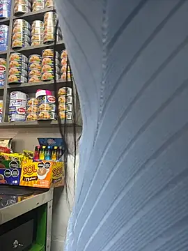 Miia Jazmin online show from December 17, 2025, 8:04 pm