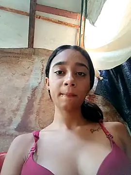 Snapshot of Zoe_Sweett18 chatting on January 20, 2025, 10:15 pm Zoe Sweett18 online show from January 20, 2025, 10:15 pm