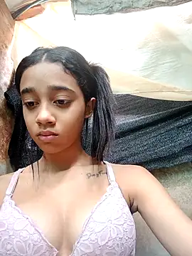 Snapshot of Zoe_Sweett18 chatting on February 3, 2025, 1:19 pm Zoe Sweett18 online show from February 3, 2025, 1:19 pm