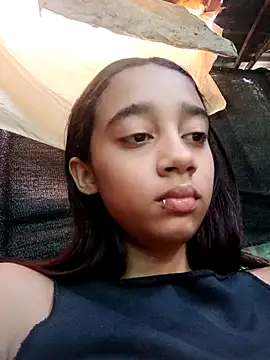Snapshot of Zoe_Sweett18 chatting on February 14, 2025, 10:04 pm Zoe Sweett18 online show from February 14, 2025, 10:04 pm