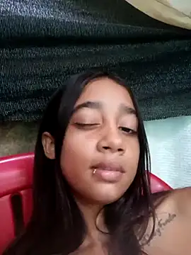 Snapshot of Zoe_Sweett18 chatting on February 21, 2025, 10:15 pm Zoe Sweett18 online show from February 21, 2025, 10:15 pm