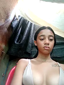 Snapshot of Zoe_Sweett18 chatting on March 20, 2025, 12:53 pm Zoe Sweett18 online show from March 20, 2025, 12:53 pm