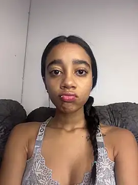 Zoe Sweett18 online show from February 25, 2026, 12:37 pm