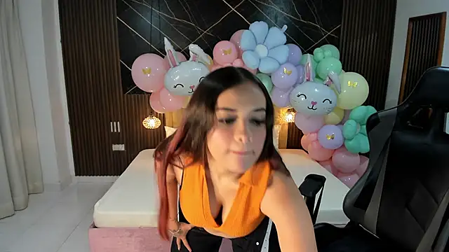 Lolly 18 online show from April 12, 2026, 8:36 pm