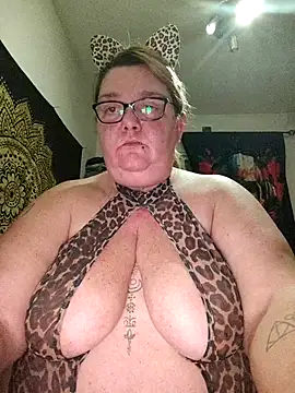 diosacurvy1984 online show from February 13, 2026, 10:50 pm