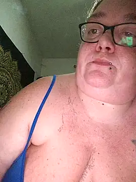 diosacurvy1984 online show from February 14, 2026, 11:23 pm