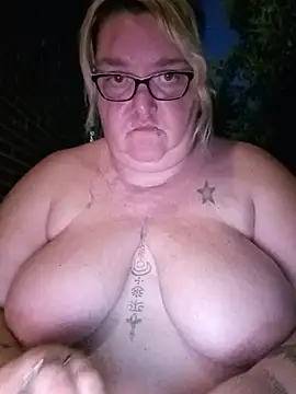 diosacurvy1984 online show from June 1, 2026, 8:21 pm