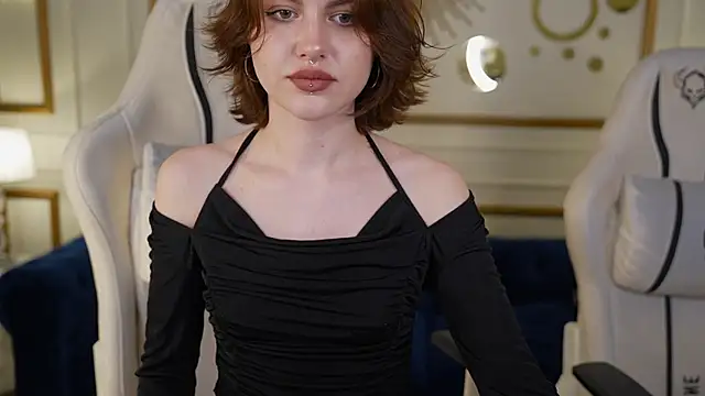 Snapshot of Roxi_Twix chatting on January 29, 2025, 3:47 pm Roxi Twix online show from January 29, 2025, 3:47 pm