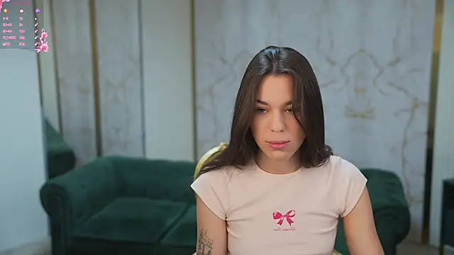 Snapshot of Roxi_Twix chatting on March 12, 2025, 7:35 am Roxi Twix online show from March 12, 2025, 7:35 am