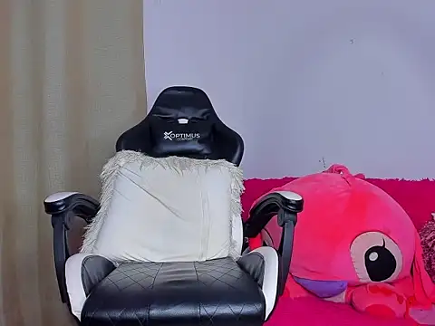 Laurita  Os online show from February 11, 2025, 7:02 am