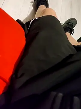 Snapshot of tbz49 chatting on April 7, 2026, 8:09 pm tbz49 online show from April 7, 2026, 8:09 pm