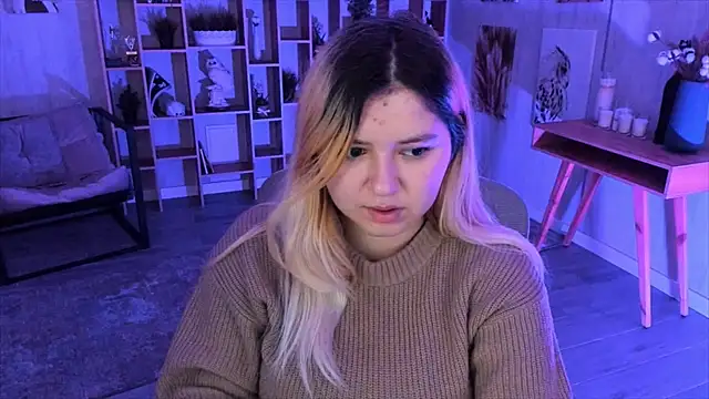 DiaAngell online show from October 18, 2025, 7:36 pm